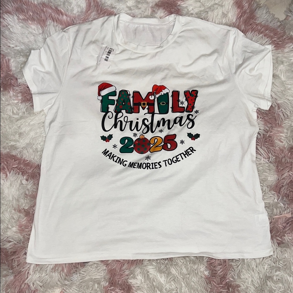 ✅ NWT Family Christmas T-Shirt